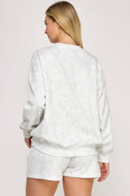 Load image into Gallery viewer, Fleece Camo Relaxed Fit Crew Neck Sweatshirt