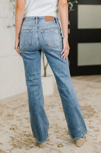 Load image into Gallery viewer, Lorena Mid Rise Vintage Wash Bootcut Jeans
