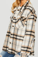 Load image into Gallery viewer, Plaid Bust Pocket Shacket
