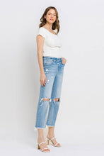 Load image into Gallery viewer, High Rise Frayed Hem Crop Straight Jeans
