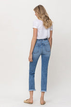 Load image into Gallery viewer, Knee Slit Frey Hem Crop Straight
