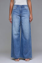 Load image into Gallery viewer, Medium Wash Clean Super Soft 33" Inseam Wide leg
