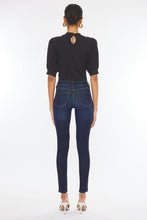 Load image into Gallery viewer, Mid Rise Basic Super Skinny Jeans
