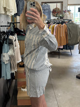 Load image into Gallery viewer, Stripe woven shorts
