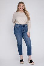 Load image into Gallery viewer, Plus Size High Rise Slim Straight Jeans
