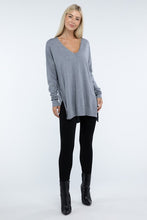 Load image into Gallery viewer, Hi-Low Hem Front Seam Sweater
