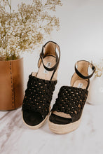 Load image into Gallery viewer, Juti Wedges in Black
